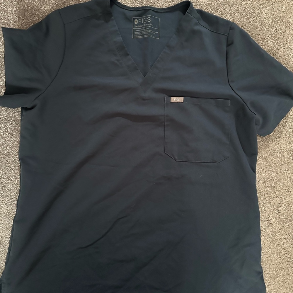 Scrub set